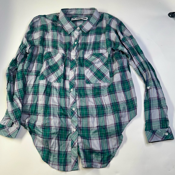 The Laundry Room Green Plaid Flannel Long Sleeve Top with Open Back Detail - Picture 2 of 9